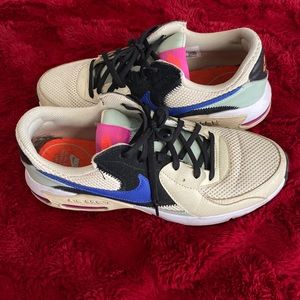Nike Air Max Excee women’s size 11